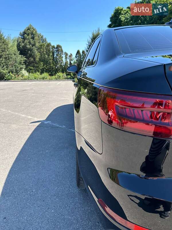 Седан Audi A4 2018 в Харькове