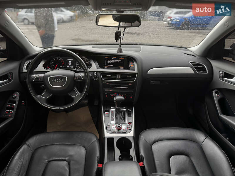 Седан Audi A4 2014 в Днепре