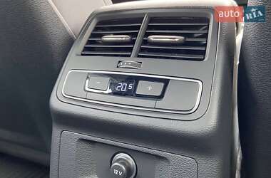 Седан Audi A4 2021 в 