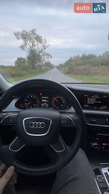 Седан Audi A4 2013 в Яворове