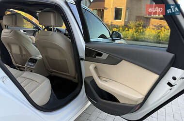 Седан Audi A4 2020 в 