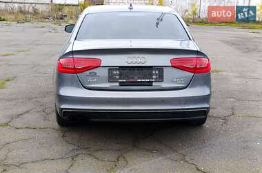 Седан Audi A4 2015 в 