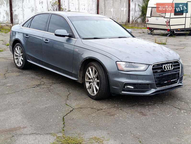 Седан Audi A4 2015 в Луцке