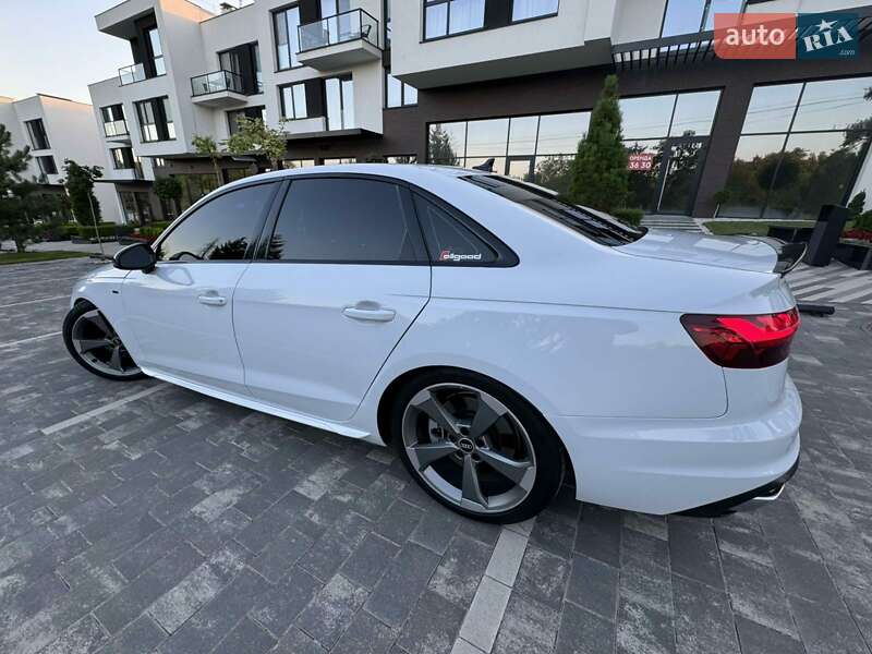 Седан Audi A4 2020 в Перечині