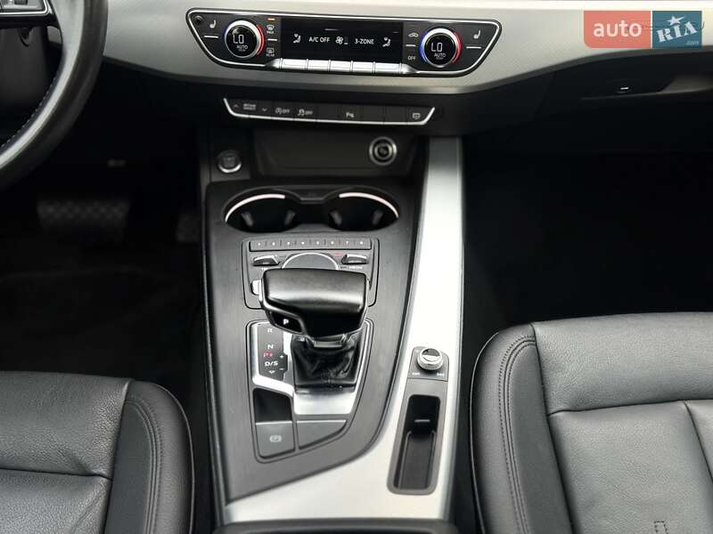 Седан Audi A4 2017 в Львові