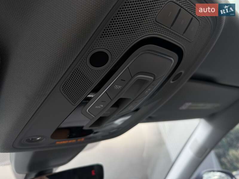 Седан Audi A4 2017 в Львові