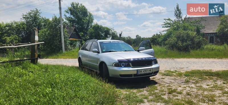 Універсал Audi A4 1996 в Рівному