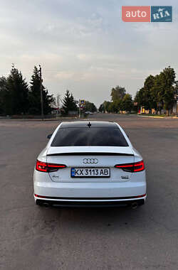 Седан Audi A4 2016 в 