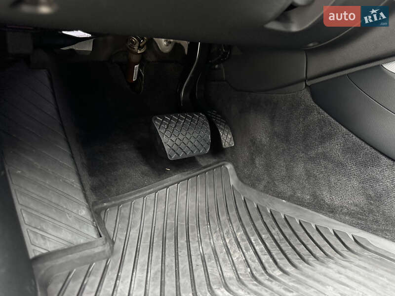 Седан Audi A4 2014 в Житомирі