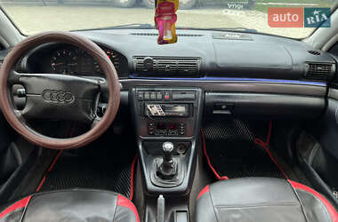 Седан Audi A4 1997 в  фото 11 Седан Audi A4 1997 в