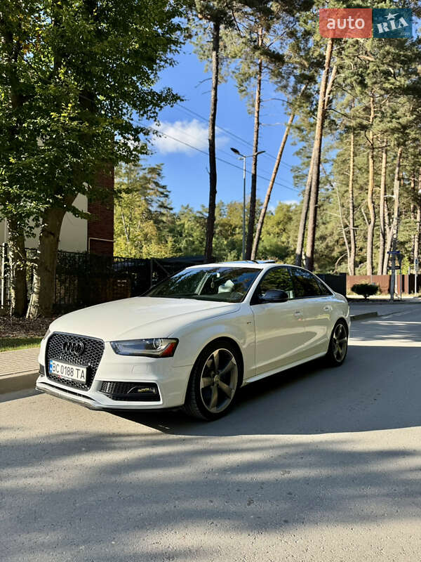 Седан Audi A4 2014 в Львове