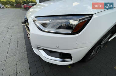 Седан Audi A4 2021 в 