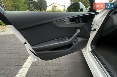 Седан Audi A4 2021 в 