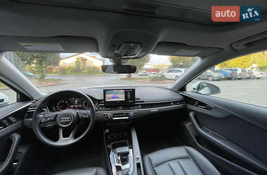 Седан Audi A4 2021 в 