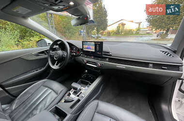 Седан Audi A4 2021 в 