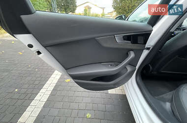 Седан Audi A4 2021 в 