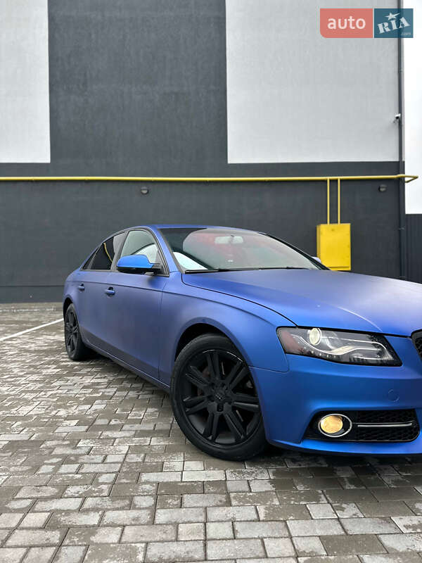 Седан Audi A4 2011 в Кременце