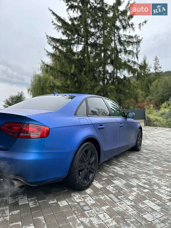 Седан Audi A4 2011 в Кременце