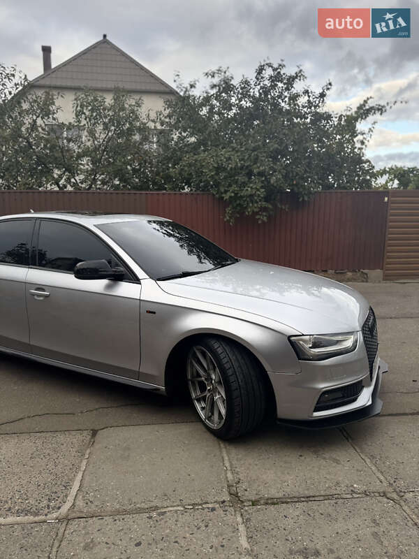 Седан Audi A4 2015 в Одессе