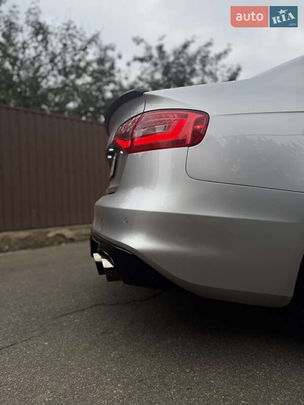 Седан Audi A4 2015 в Одессе