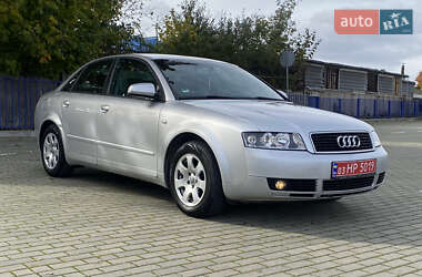 Седан Audi A4 2004 в 