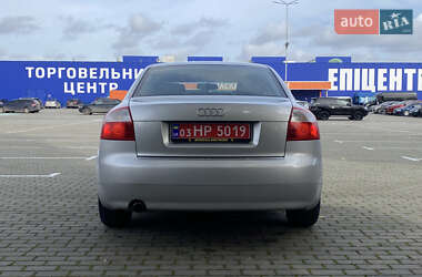 Седан Audi A4 2004 в 