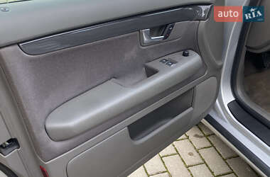 Седан Audi A4 2004 в 