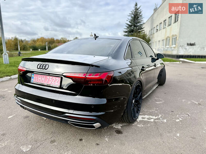 Седан Audi A4 2020 в Ровно