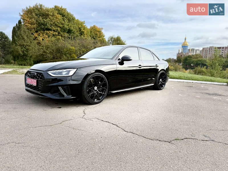 Седан Audi A4 2020 в Ровно