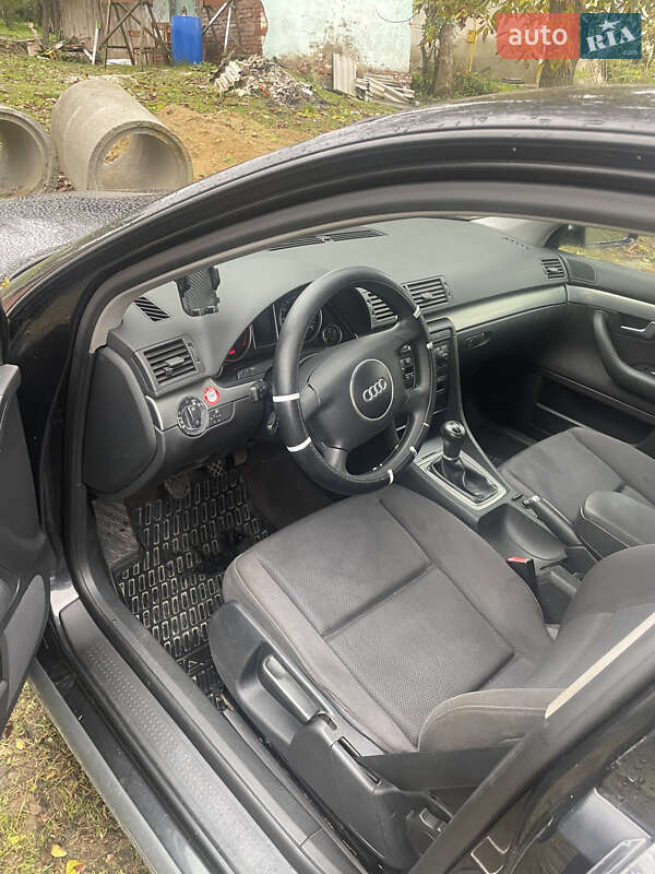 Седан Audi A4 2003 в Мостиске