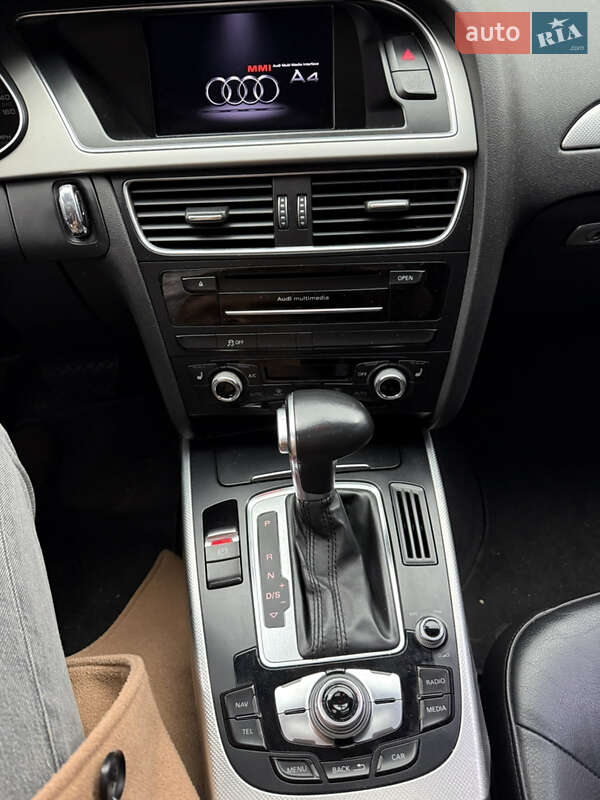 Седан Audi A4 2015 в Киеве