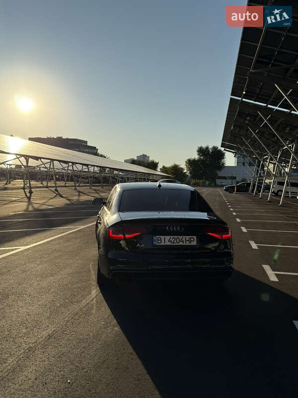 Седан Audi A4 2015 в Киеве
