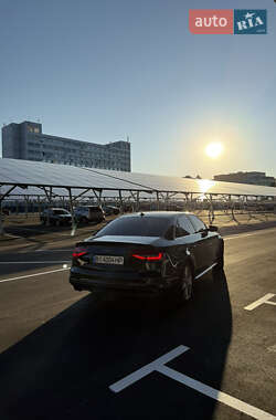Седан Audi A4 2015 в Киеве