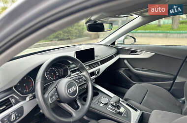 Универсал Audi A4 2018 в 