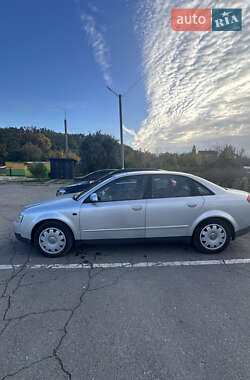 Седан Audi A4 2001 в 