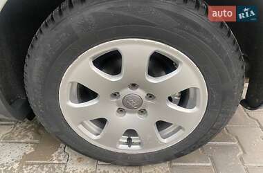 Седан Audi A4 2002 в 