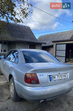 Седан Audi A4 1997 в 
