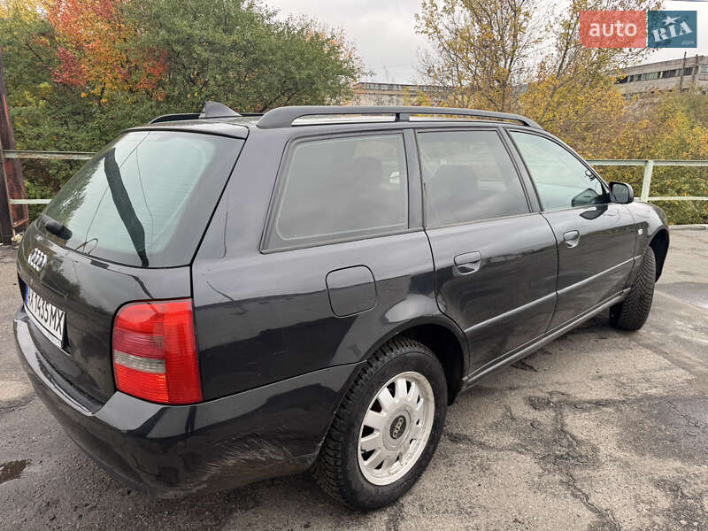 Універсал Audi A4 2000 в Харкові