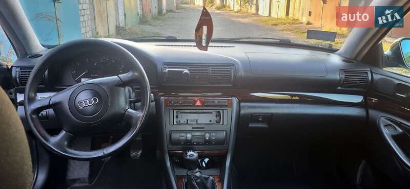 Седан Audi A4 1999 в Дніпрі