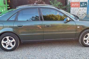 Седан Audi A4 1999 в 