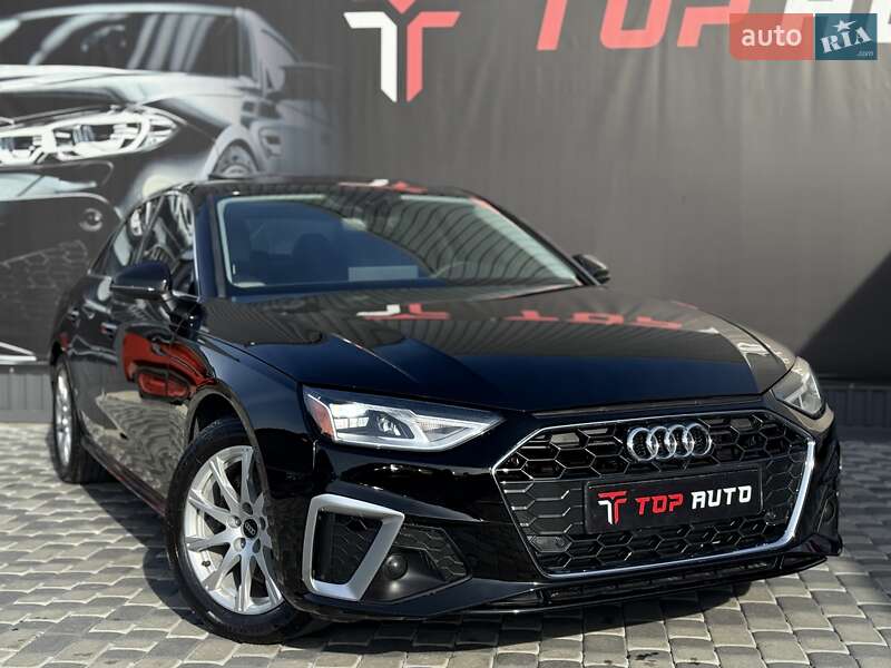 Седан Audi A4 2022 в Львове