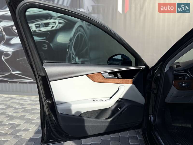 Седан Audi A4 2022 в Львове