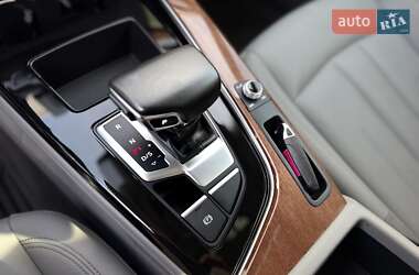 Седан Audi A4 2022 в 
