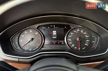 Седан Audi A4 2022 в 