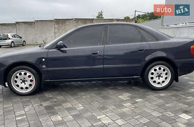 Седан Audi A4 1996 в 