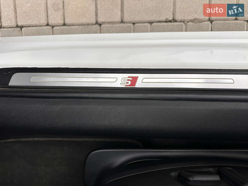 Седан Audi A4 2016 в Вендичанах