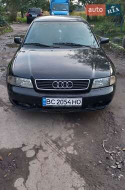 Універсал Audi A4 1998 в Жовкві