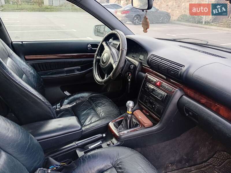 Універсал Audi A4 2000 в Львові
