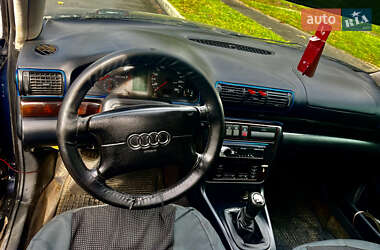 Седан Audi A4 1996 в 