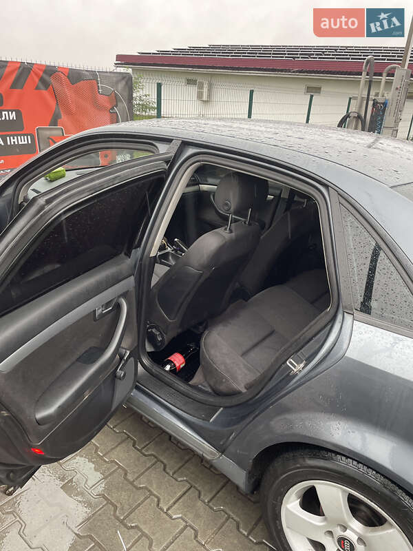 Седан Audi A4 2001 в Балті